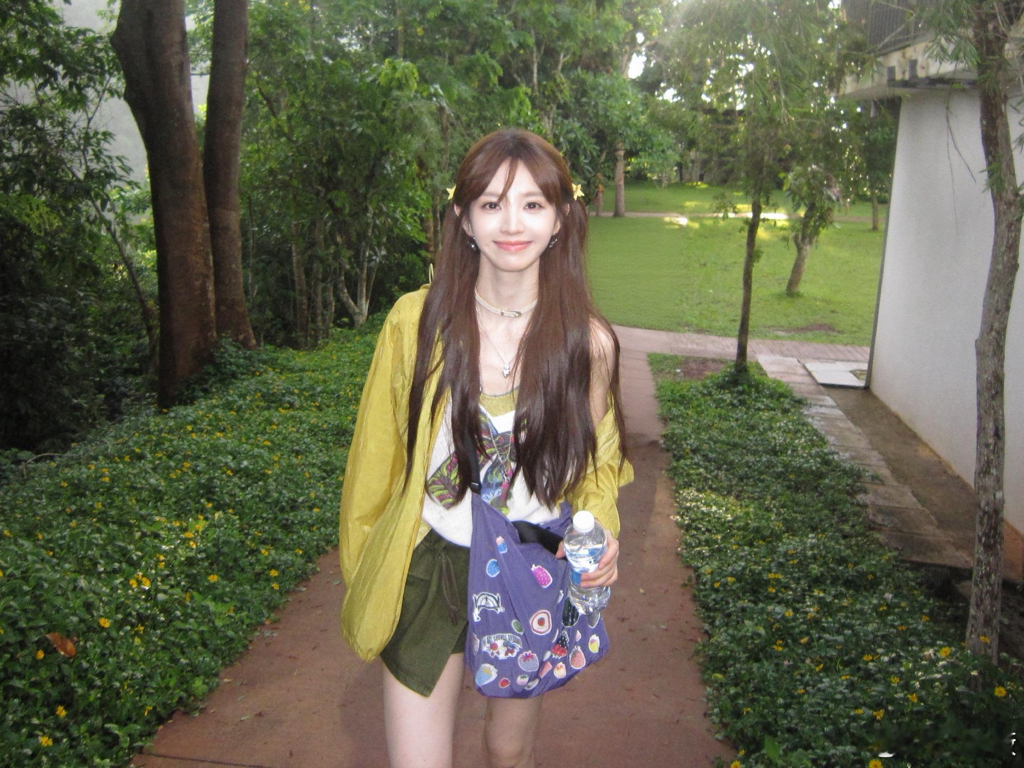 田曦薇万妮达合影田曦薇晒九宫格告别忙忙碌碌寻宝藏2 田曦薇晒照告别《忙忙碌碌寻宝
