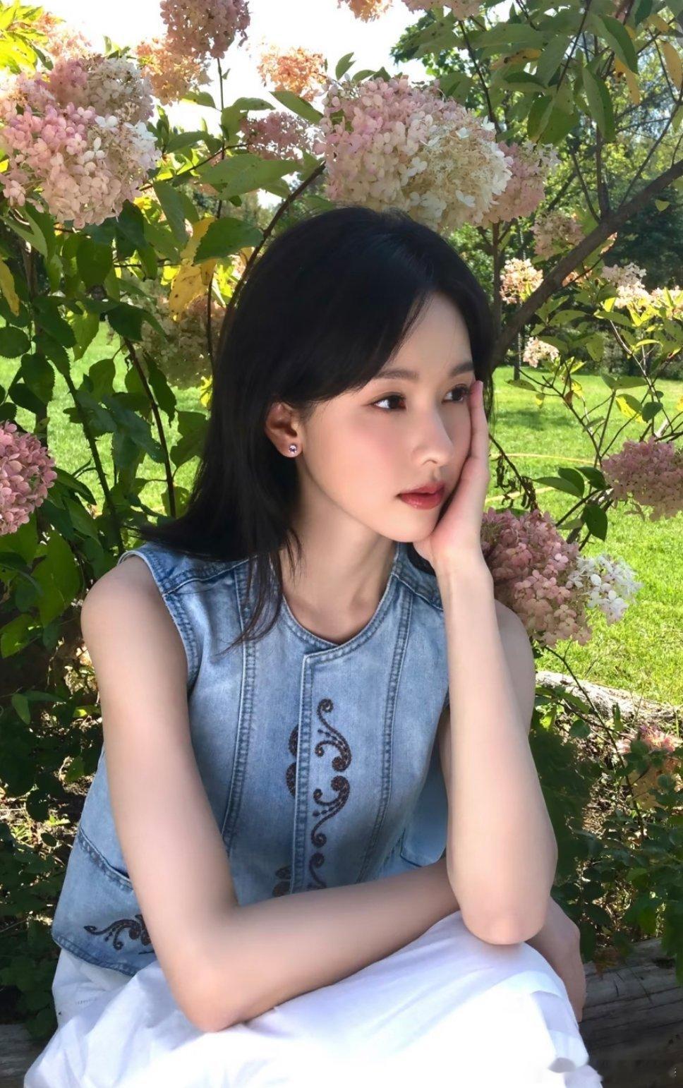 打开xhs就是这几张，这个嘟嘟真的是美我一大跳 ​​​