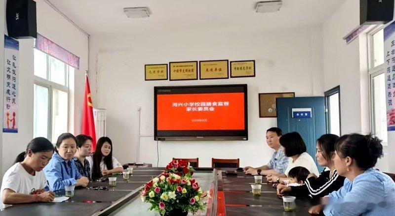 房县校园 门古寺镇河兴小学：家校共治守“食”安 暖心膳食护成长校园房县十堰爆料 