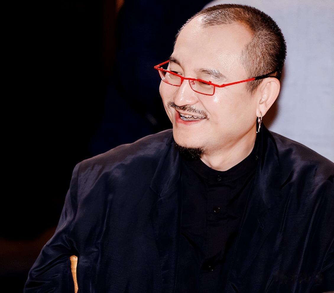 乌尔善突然取关了《封神》全剧组成员，又怎么了我的大导演？
近期，《封神第一部分》