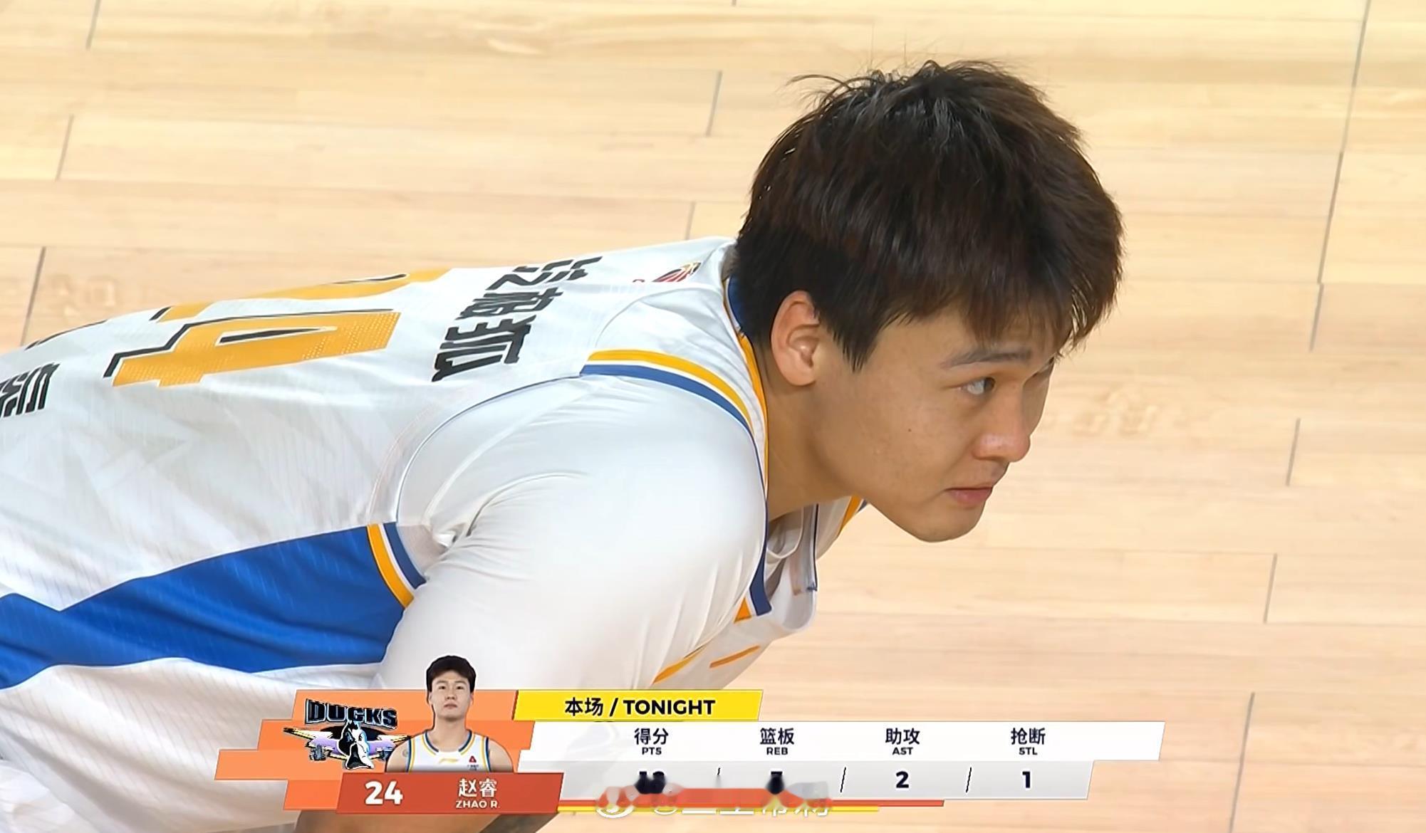 新疆男篮vs北京男篮 一个小眼神