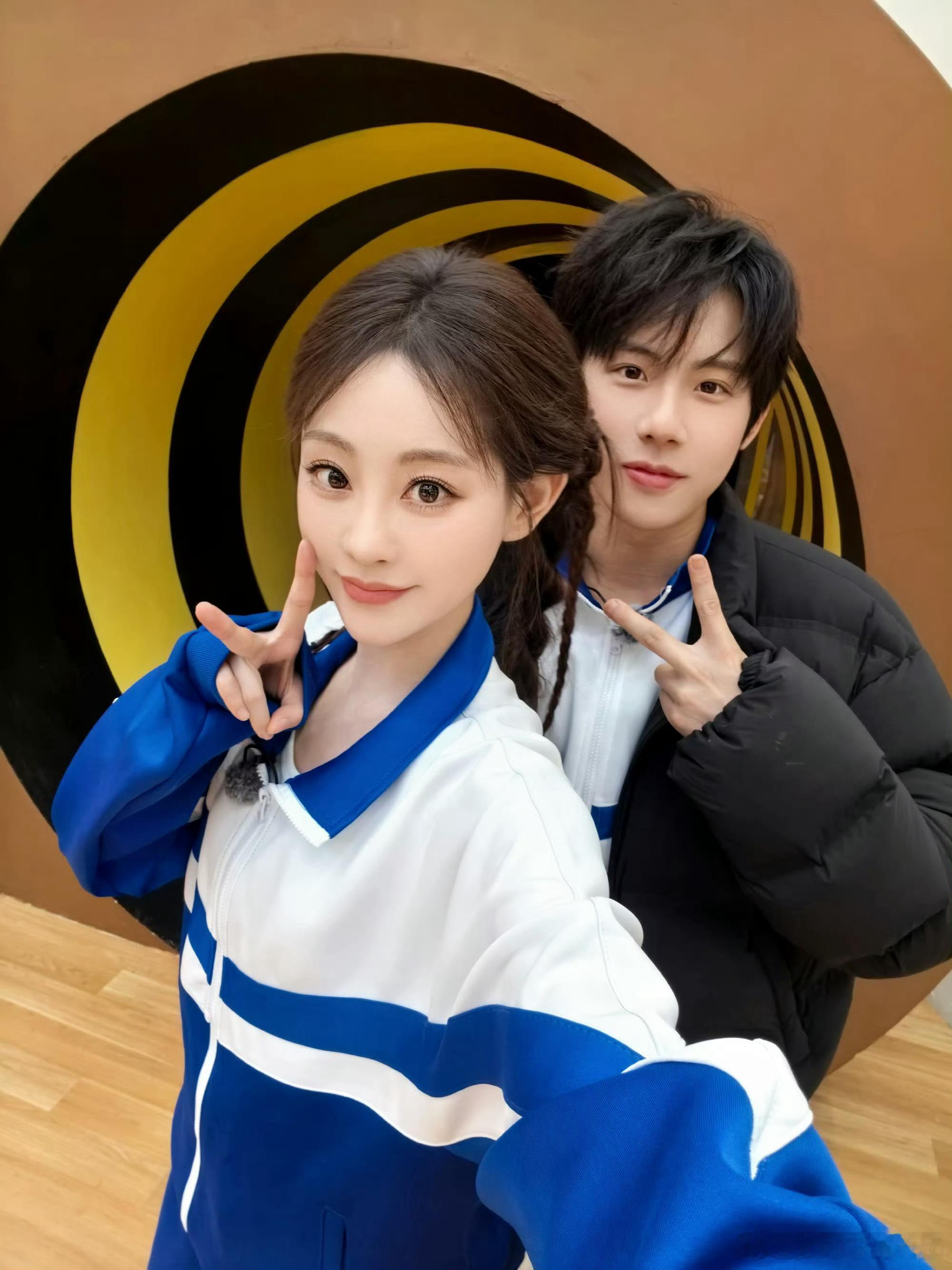 祝绪丹的真诚拿得出手周五晚高疯祝绪丹节目里和汪铎相处氛围感超好，谈及成长红眼眶哽