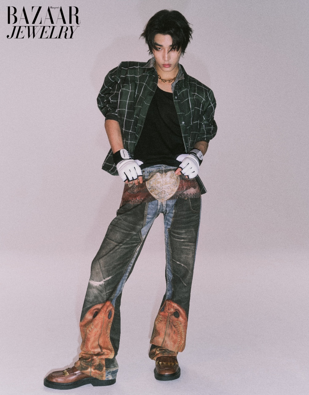 林秋楠Z世代锋刃少年 最新上线的时尚芭莎珠宝11月刊内页，以少年真诚姿态诠释Z世