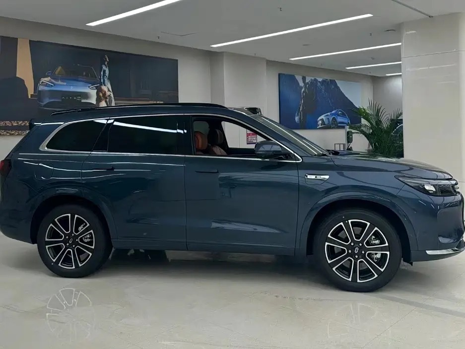 问界M7 新款增程版，家用五座SUV。华为ADS智驾加持，增程器启停无感，车内静