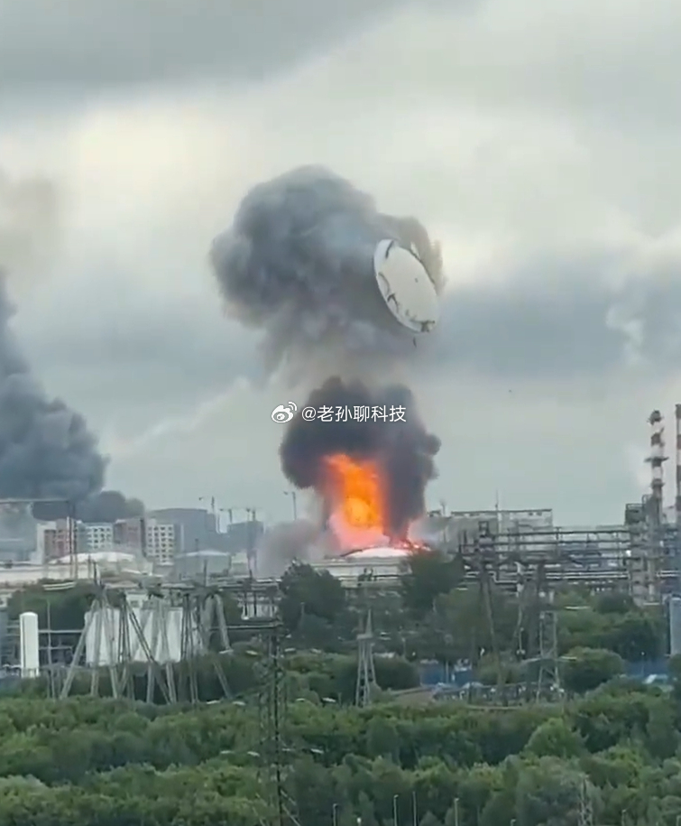 莫斯科油罐盖子炸飞过去几年好像一直听支持俄罗斯的朋友说一句话不知道的还以为打到莫