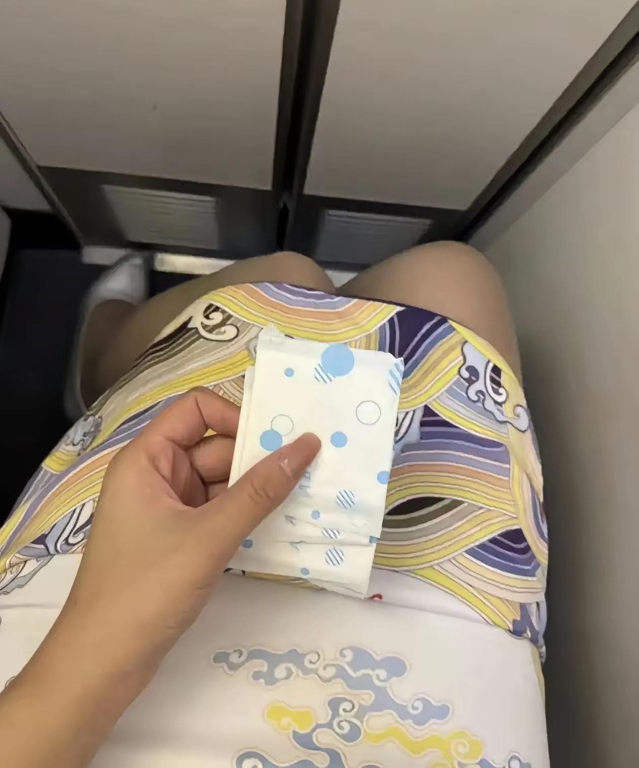 当空姐的一天，那真是妥妥当牛马的一天。精致空姐  空姐职业照 

      很