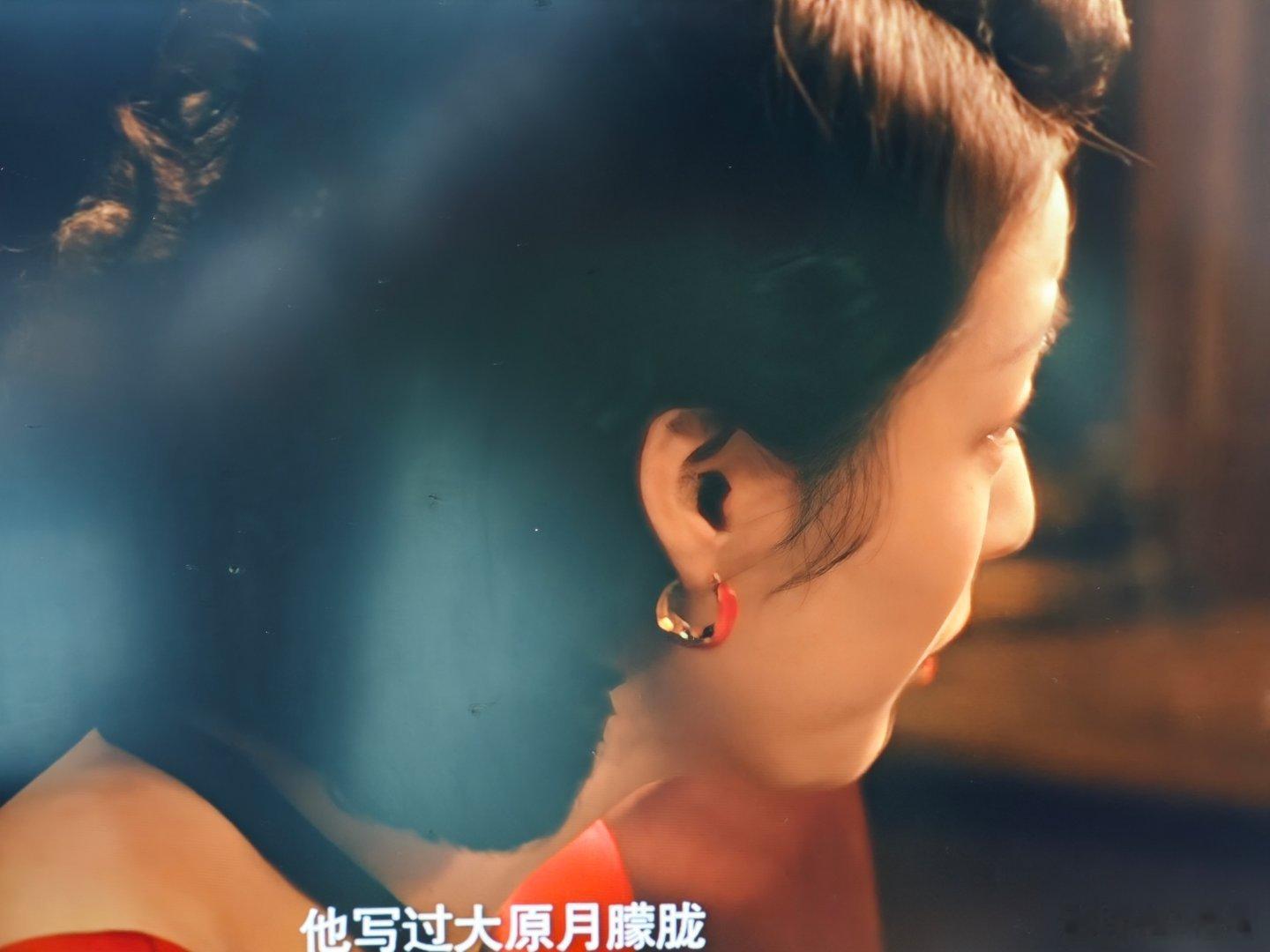 复习电影《刀尖》。 