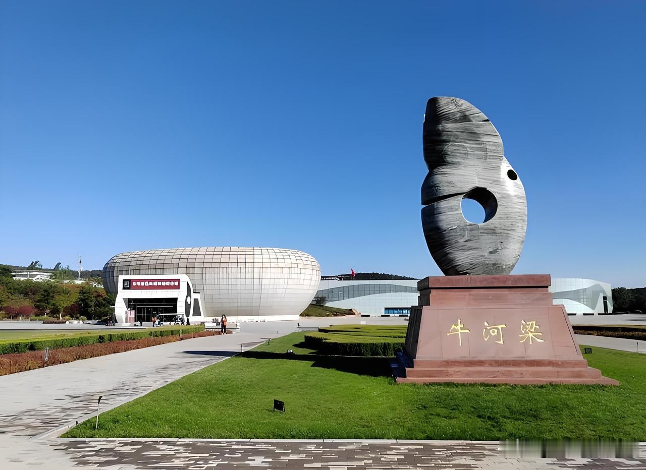 辽宁朝阳是一个旅游资源非常丰富的城市

辽宁朝阳位于辽宁西部，与河北和内蒙接壤，