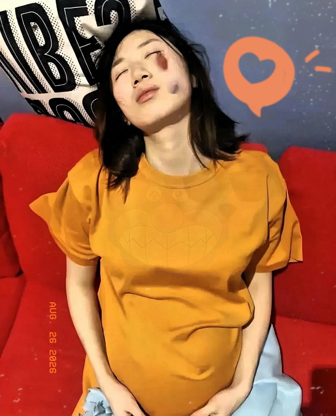 38周，这日子掐着指头都能数得过来。别人家那是把孕妇当祖宗供着，她倒好，被枕边人