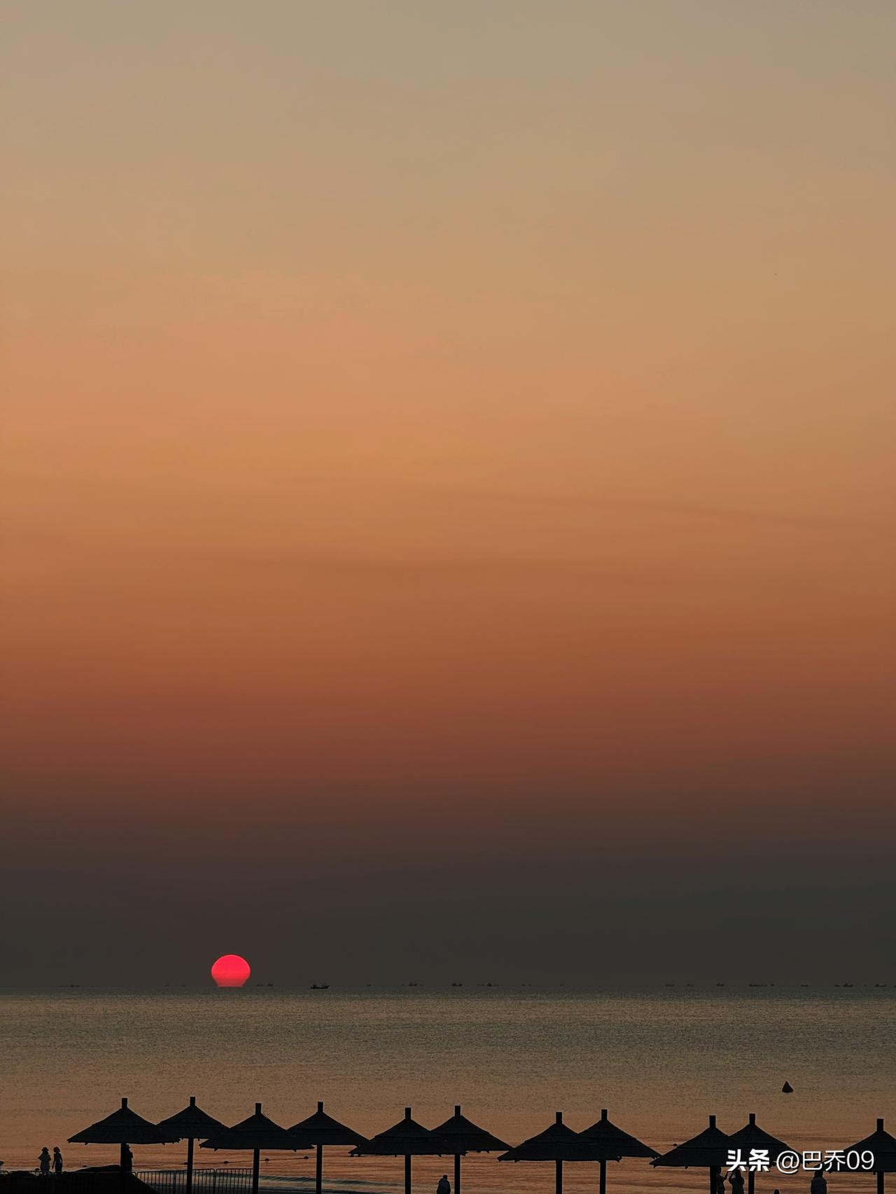 从耶稣的核心教导与圣经文本出发，他对美以与伊朗的冲突，会是这样的立场：
 
✝️