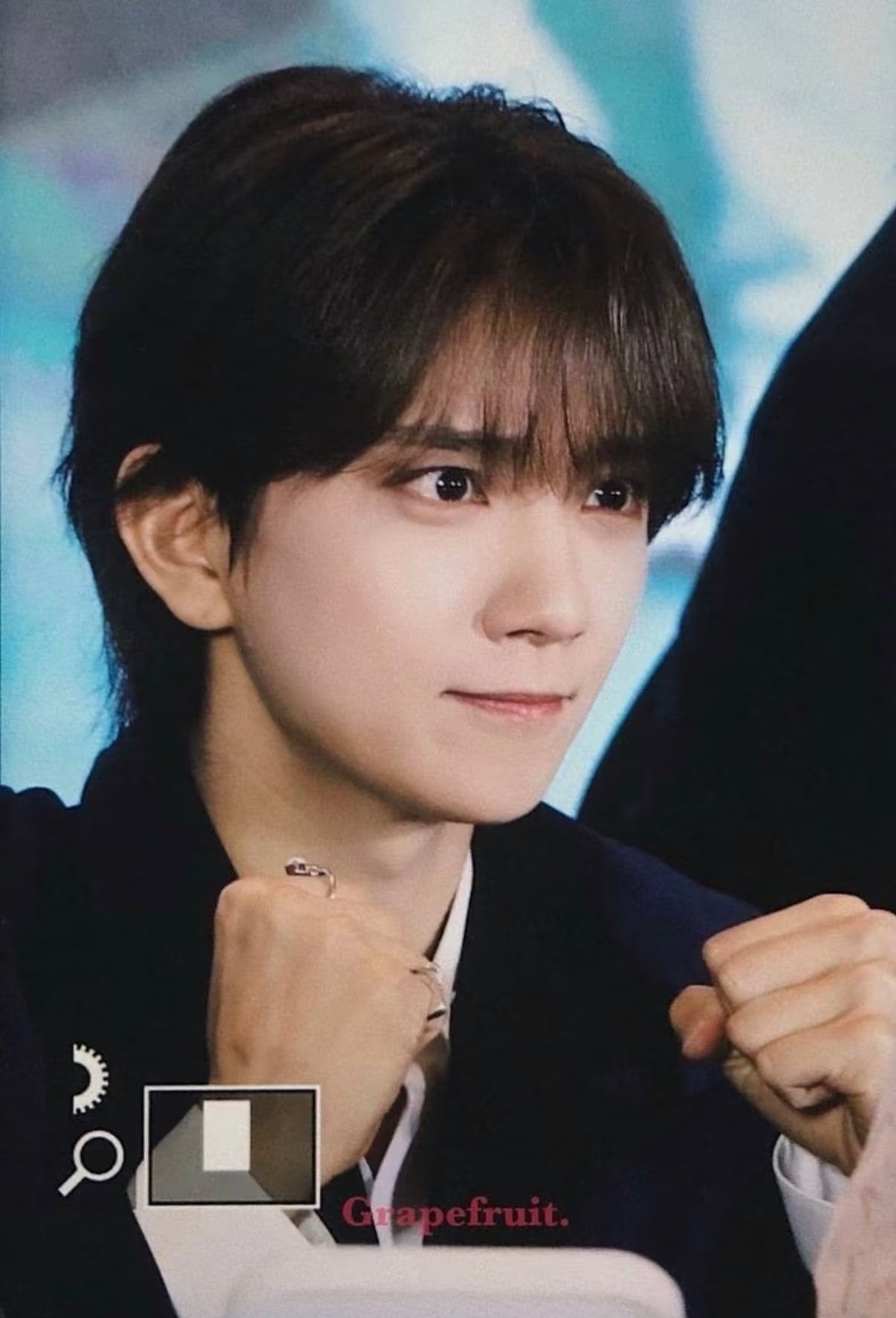 JOSHUA洪知秀[超话]  怀挺！！cr.水印 ​​​