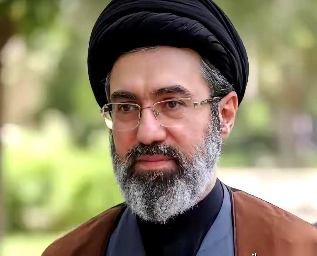 霍尔木兹海峡的这出“猫鼠游戏”，已经演到了最离谱的阶段。
2026年4月21日凌