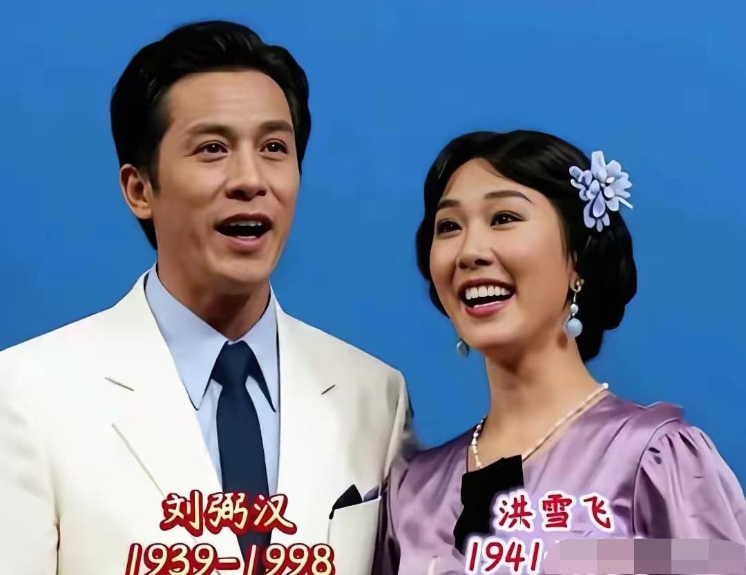 老照片定格梨园情深，13对京剧伉俪成就一段佳话。
泛黄老照片封存梨园岁月，13对
