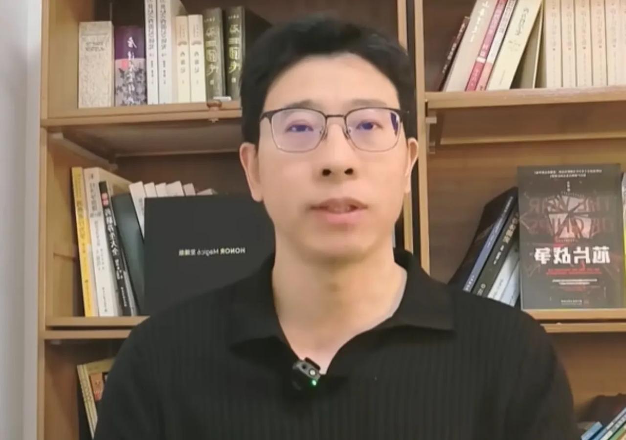 这个大哥我也偶尔会刷到，基本上每次刷到都会点个不感兴趣。因为他的言论不仅过激，而