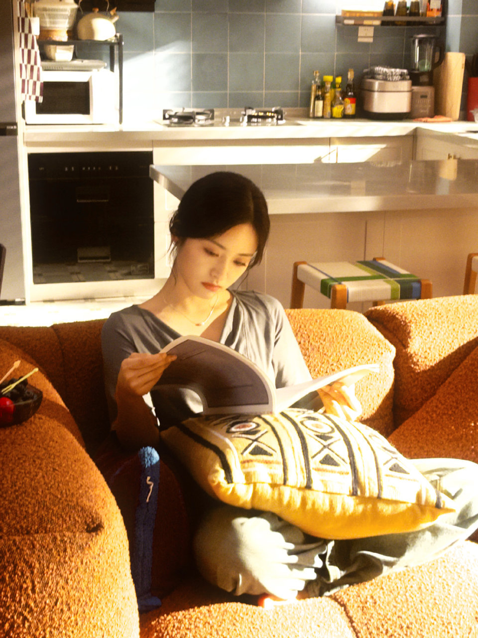 沈月沈月周渔 「爱从不容许人三心两意」——当爱在靠近 