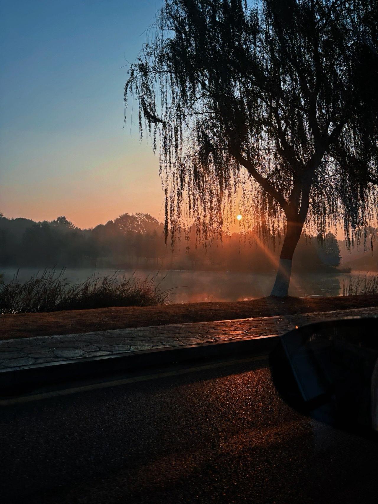 很多孩子没有明白，在学校所学的知识仅能应对高考，或者解决考研问题，却无法解决人生
