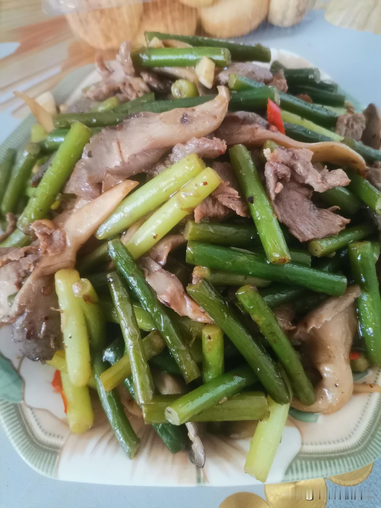 我每天都在用心做菜，一周不重样，晚饭变花样给娃娃做，我自己还胖了5、6斤，小朋友