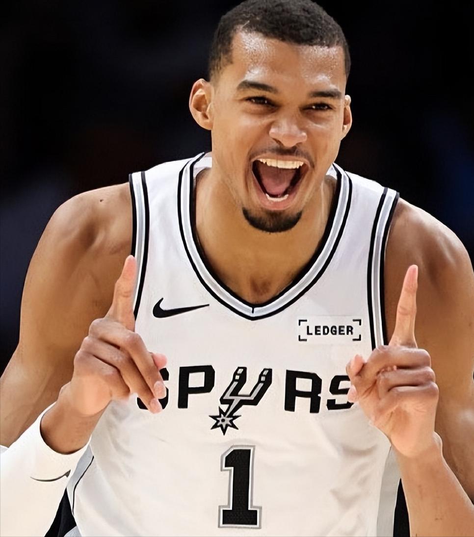 NBA历史上在23岁前单场盖帽5次或以上次数最多的球员：

1、文班亚马——59