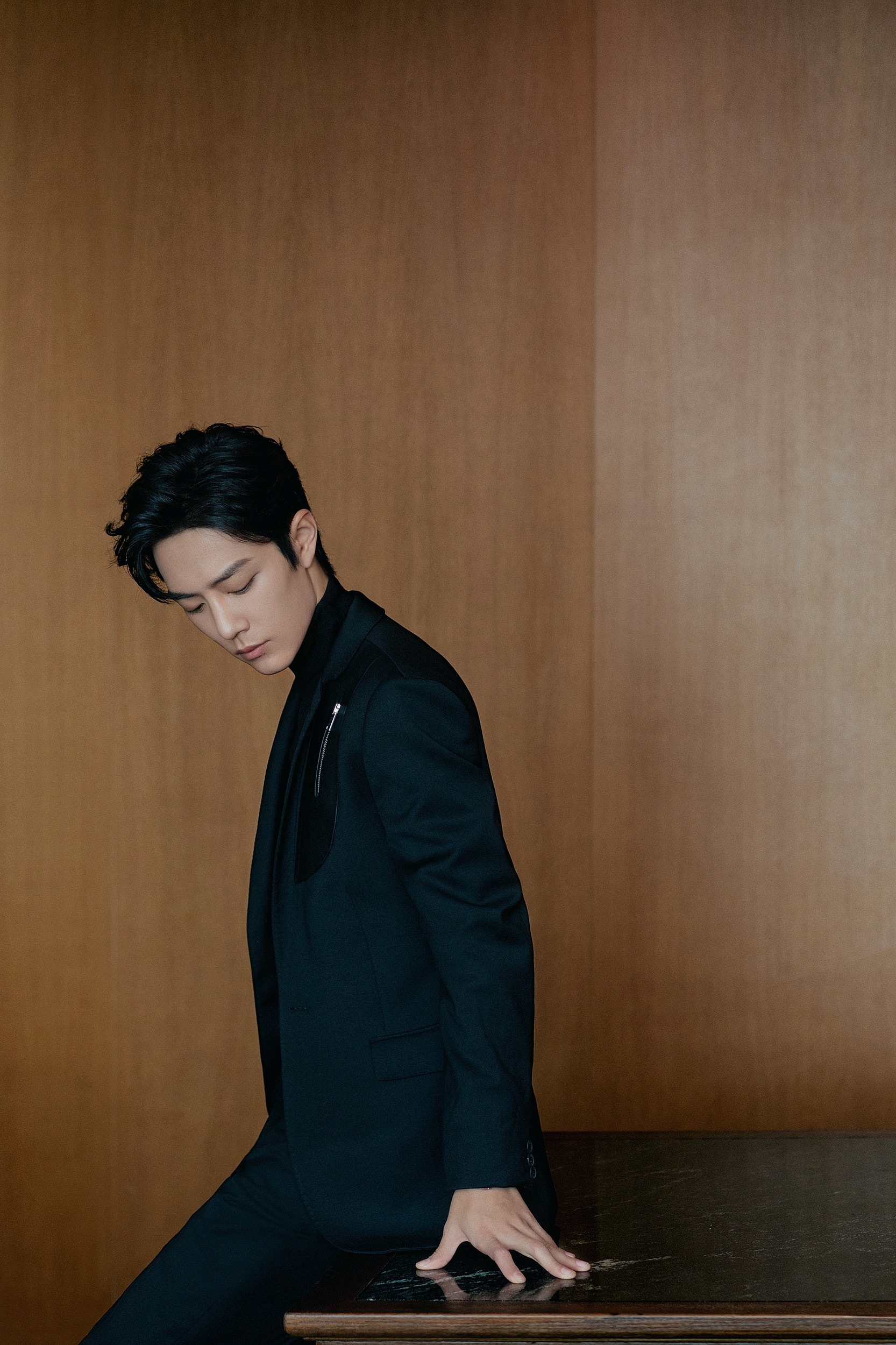 肖战我压力真的没有那么大 西装上身，是体面，也是气场。肖战听到围观睡觉的反应肖战