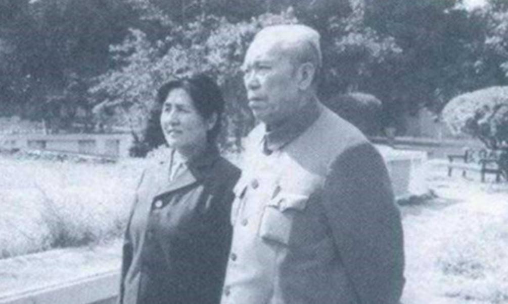 梁兴初将军暗恋一位护士，却始终不敢开口表白，最终还是靠政委点破两人的感情关系！