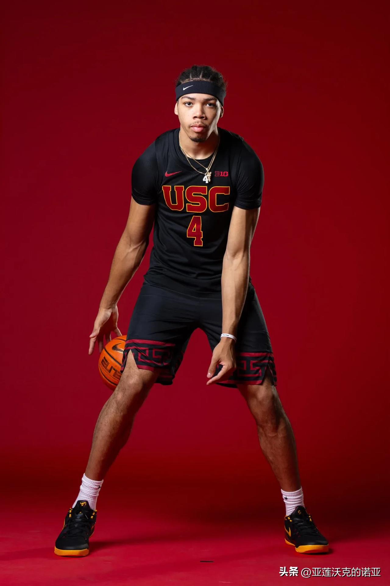 全美第一Tyran Stokes访问南加大USC，身高6-7=201，出生在肯塔
