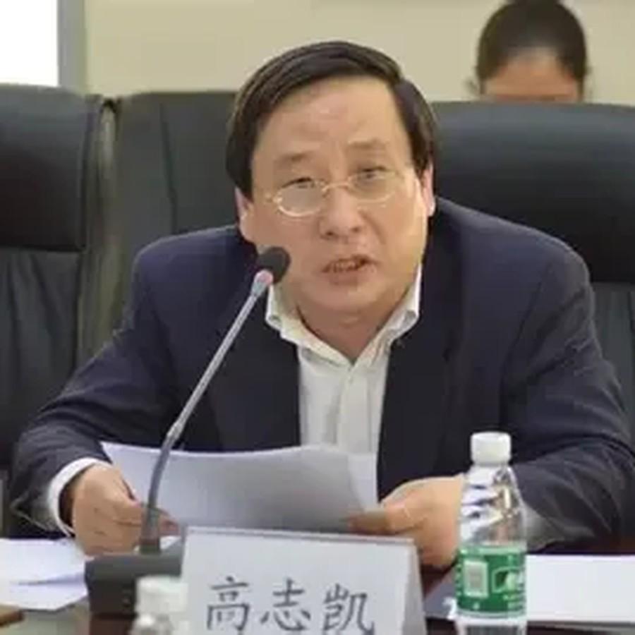 俄方坚持声称：天然气管道必须穿过蒙古进入中国。中方没松口。高志凯在访谈里不按套路