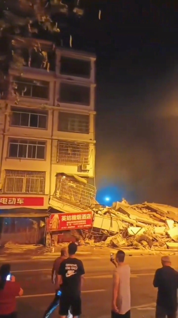柳州地震村民称最初以为是放炮【柳州5.2级地震已致3人失联，当地市民：晃得站都站