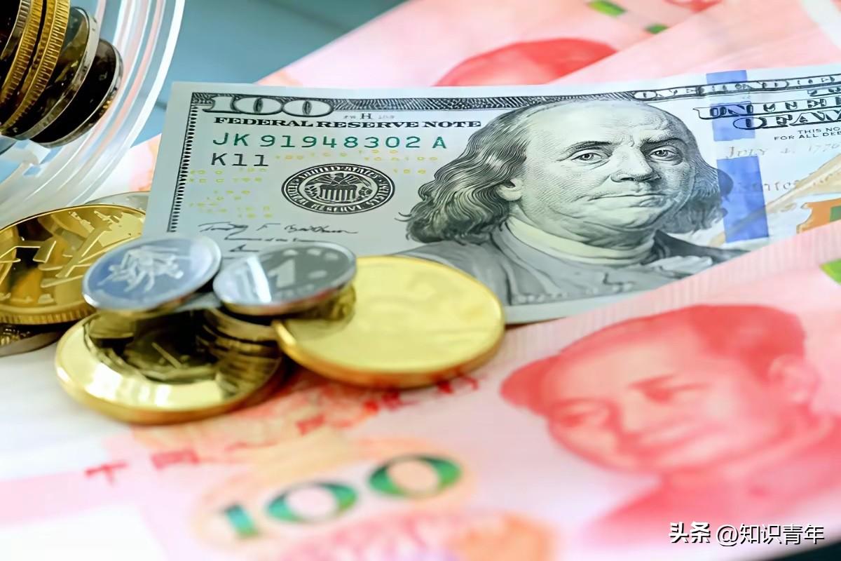 当美国财长亲眼目睹中国将持有的7800亿美元美债，通过第三方完成人民币结算时，整