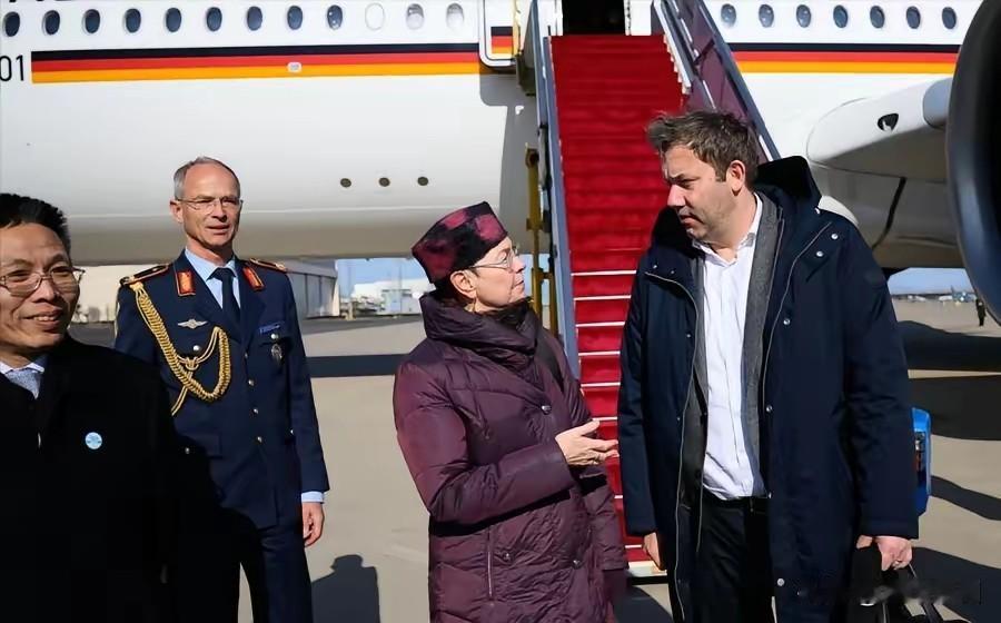 德国财长带着金融代表团抵京的消息最近刷屏。这位新政府要员刚下飞机就喊话中国要