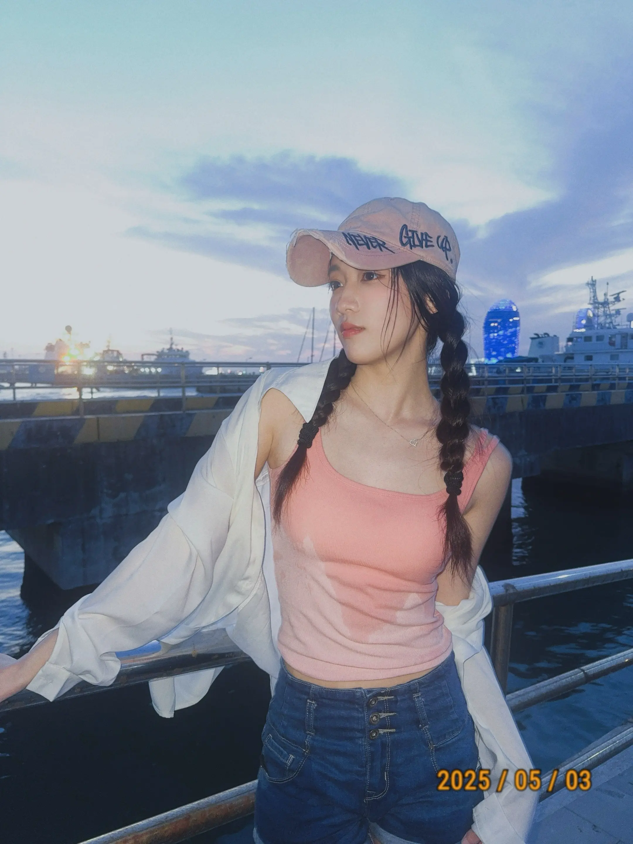 蓝调时刻🌊。