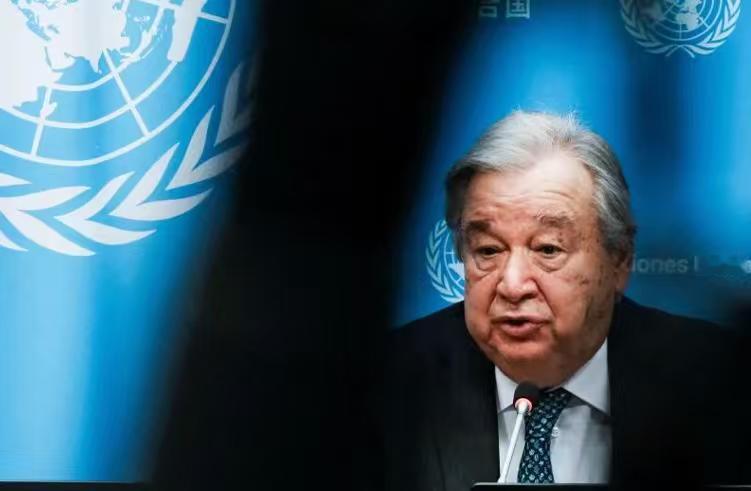 美国总统的霸权终于引起了联合国的不满。消息称，联合国秘书长点名美国总统：不能由单