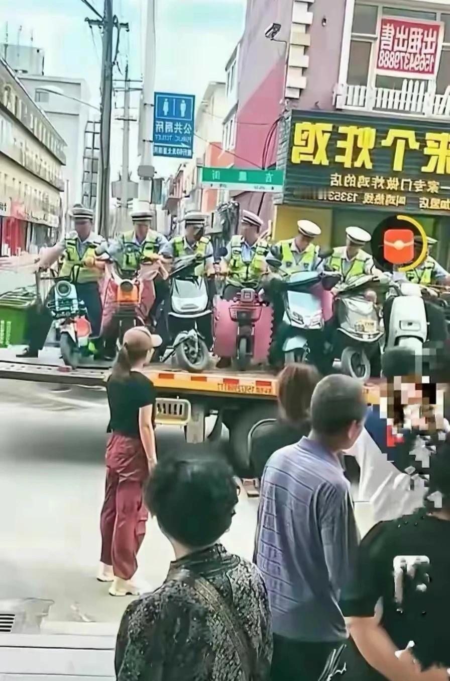 电驴遭“劫”，车主泪目，交警笑开花？电动车政策大揭秘：如何平衡安全与“爱车”情感