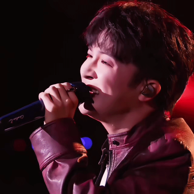 周深   周深2025深深的巡回演唱会 【圈宝和米说早安】  梦里有你，  晨昏