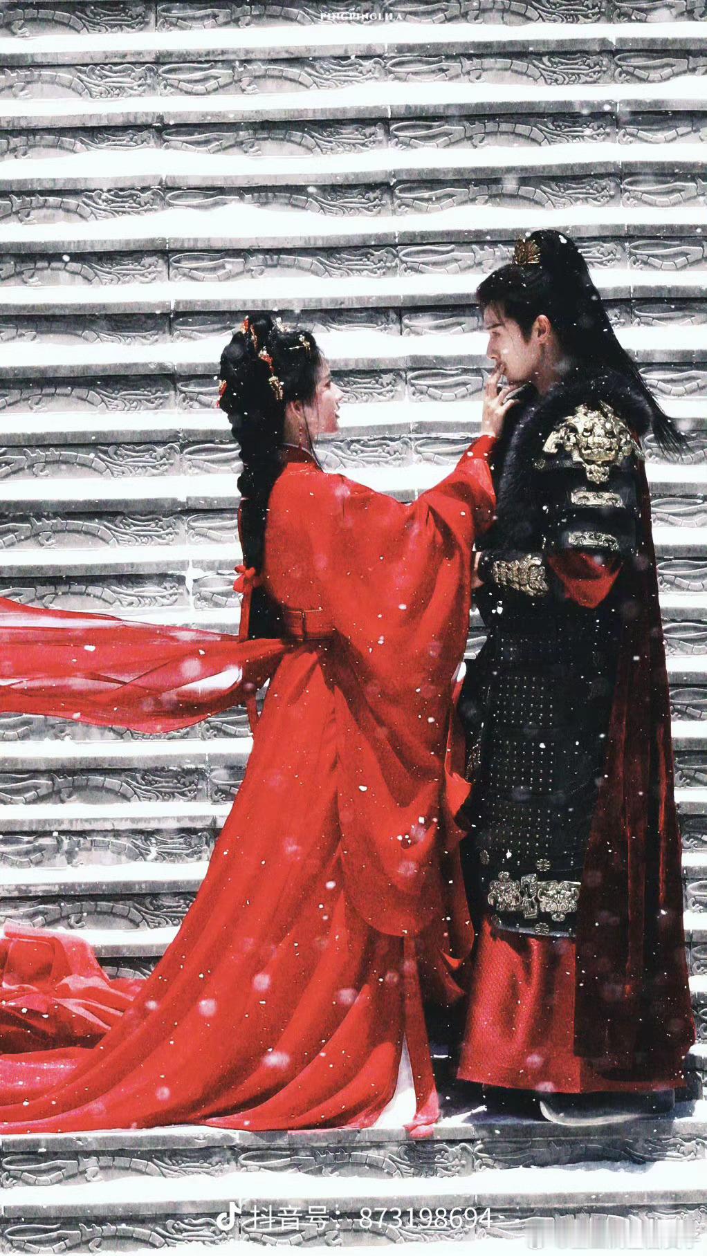 李昀锐刘些宁新剧演做恨夫妻 李昀锐和刘些宁的CP化学反应太绝，一个是背负血海深仇