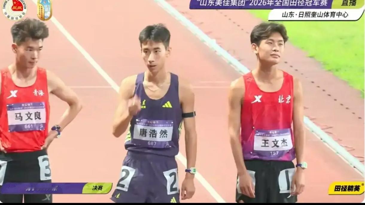 王文杰一己之力拉高国内万米整体水准！
高温高湿环境全程领跑，跑出28分28秒42