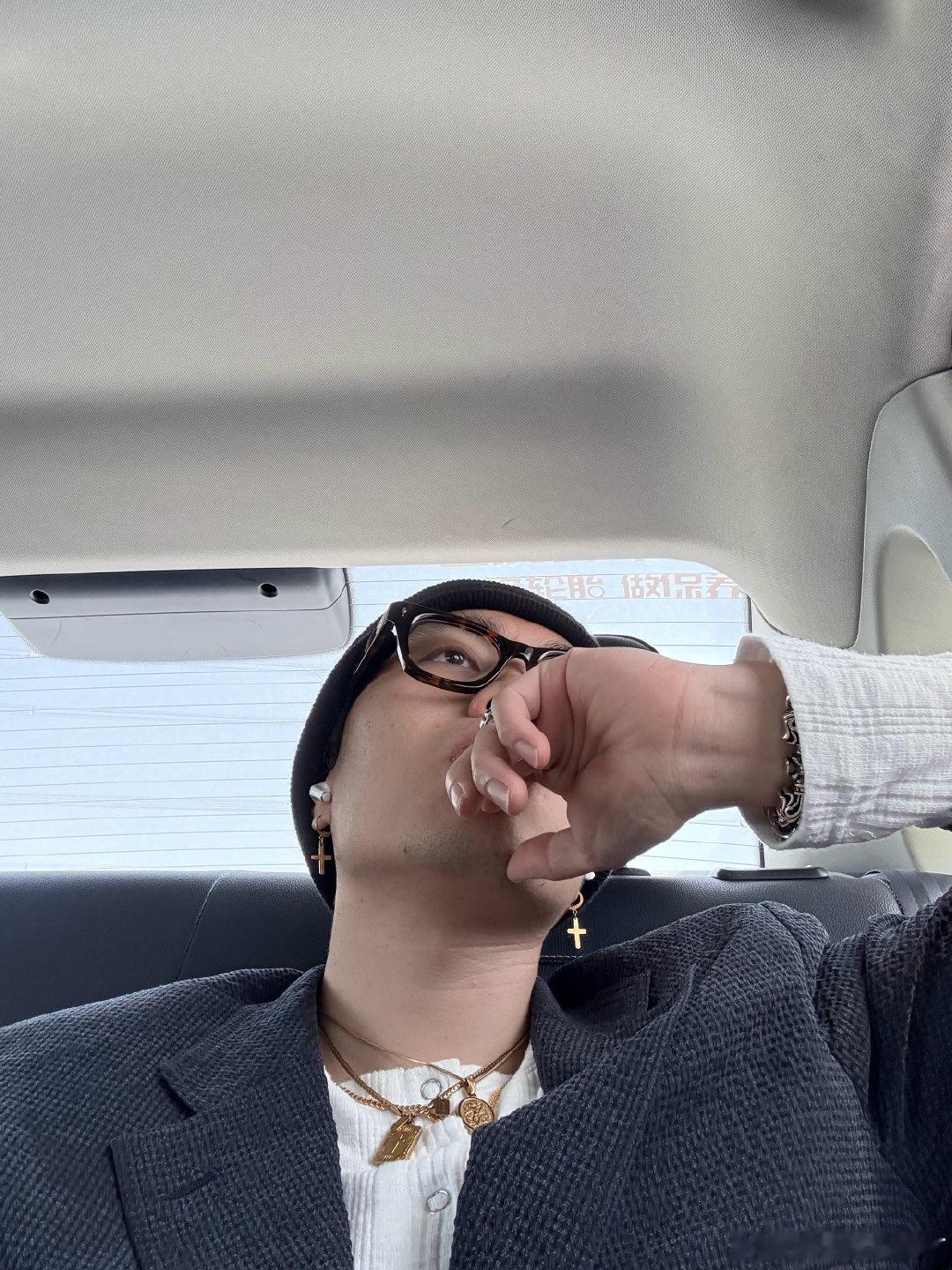 翁杰VinzT太搭了新说唱2025这部综艺也是很可以的，每一个音乐都是抓住了我的