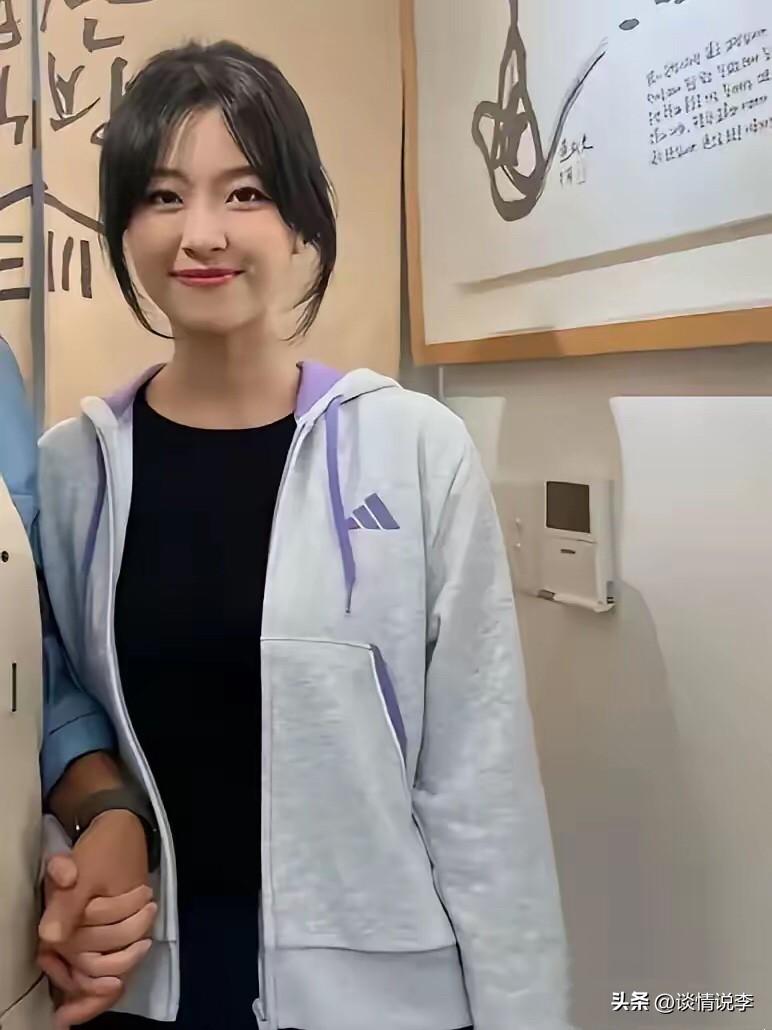 太可惜了。在韩遇害的25岁女留学生，不过是返回学校拿毕业证，就再也无法踏上回家的