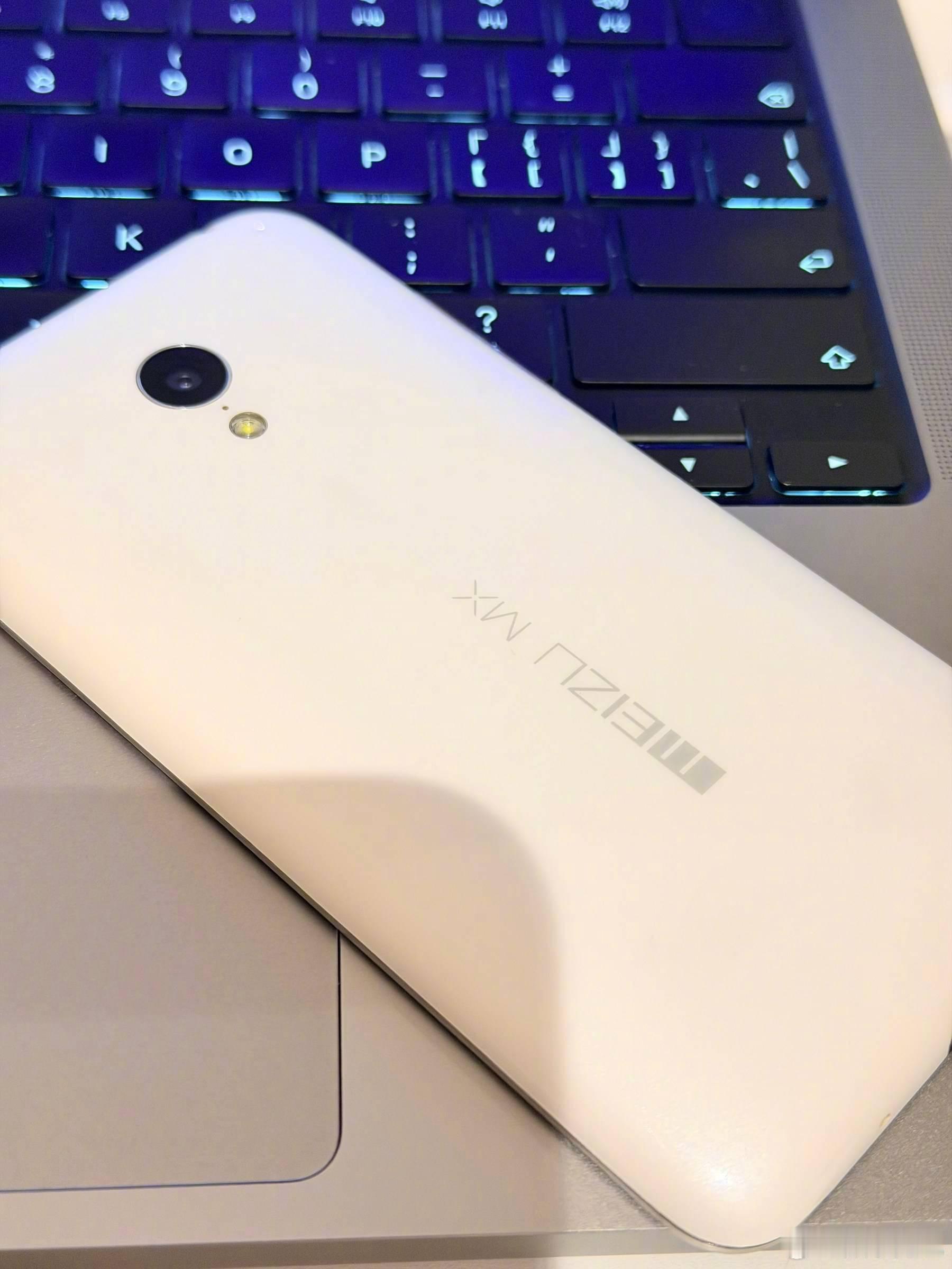 怀旧小抽屉 梦想机还能充电开机，呼吸小圆圈你们还会买魅族手机吗？四月弥生 x 