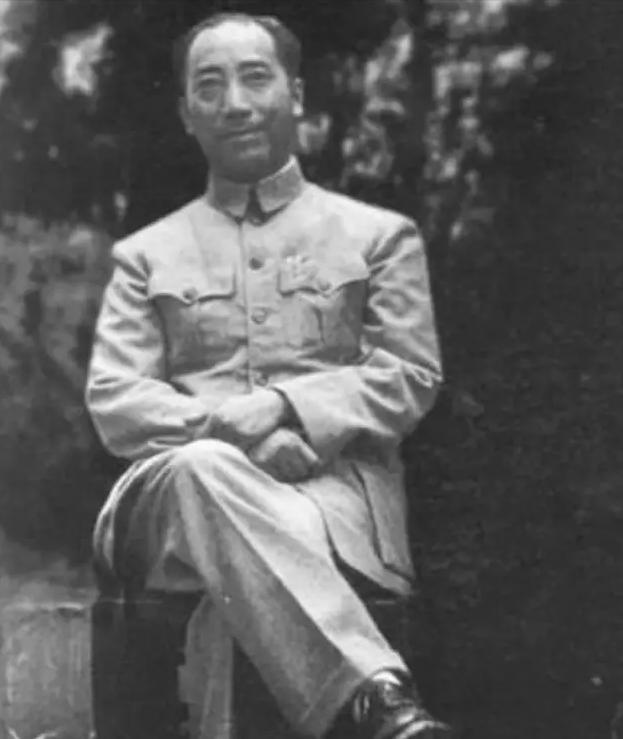 1946年，戴笠因飞机失事身亡。军统人员抵达事故现场后，搜查了好久，都找不到事故