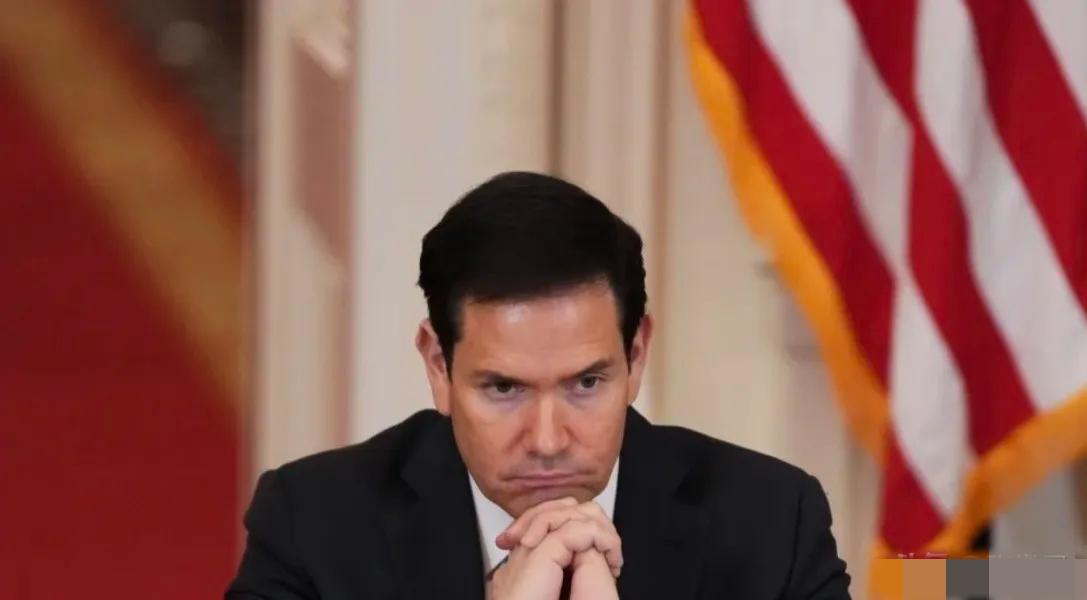 南华早报今天报道：“美国国务卿鲁比奥将随美国总统特朗普访华。”

这出戏，比好莱