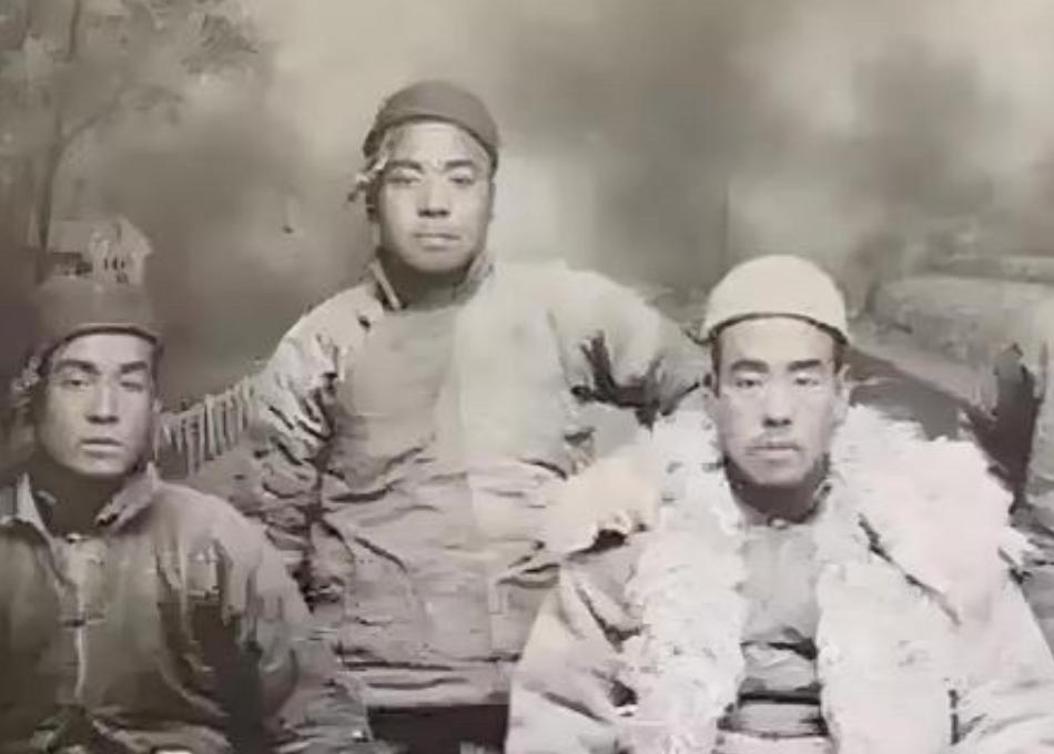 1944年匪首宋殿元发现有个妇人颇具姿色，不仅睡了一夜，还强迫她拜堂。他曾张狂的