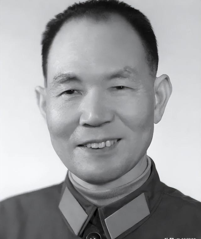 1950年，毛主席听说戴镜元贪腐，先是一怔，随即气得大喊：“再大的官，也给我拖出