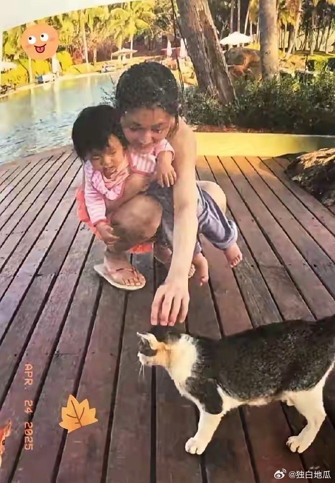 我看了看大曲写给小玥儿的书，看完发现了一个问题她在写给女儿的书中开篇就称小玥儿为