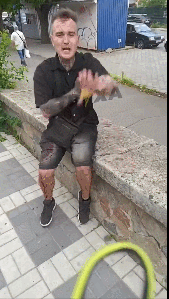 据媒体报道，今天有一名拉脱维亚公民在乌克兰第聂伯罗州克里沃罗格市（泽连斯基老家）