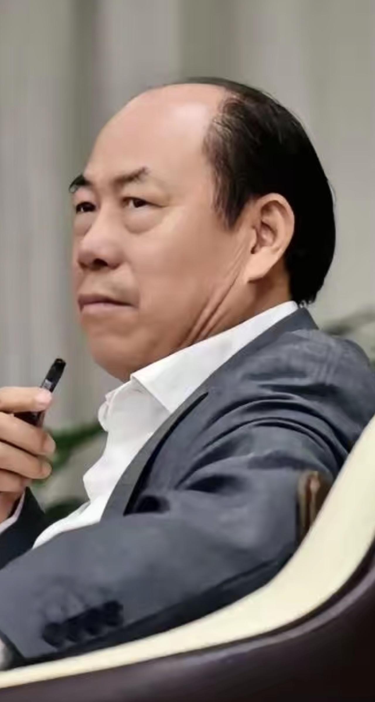 碧桂园，能闯过去吗
家底确实大，5359亿的存货，1.04亿的土储，3059个项