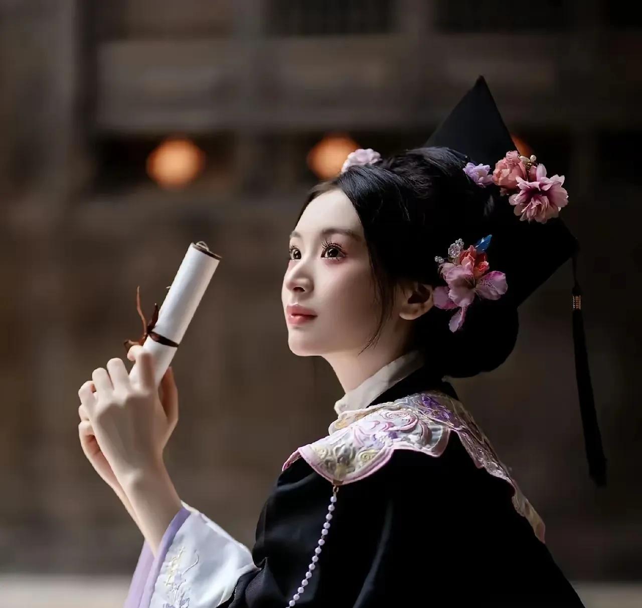 上联：燃尽自我远大梦；
下联：？？？