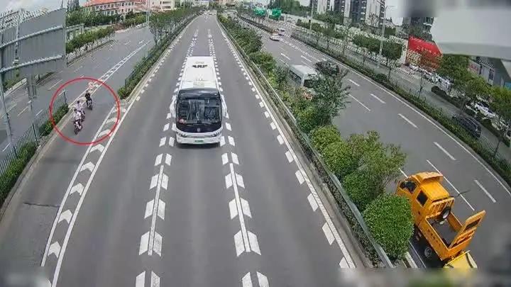 暑假出行隐患多！近日，三名未满16周岁的宝应少年坐高铁到扬州游玩，违规扫码骑行共