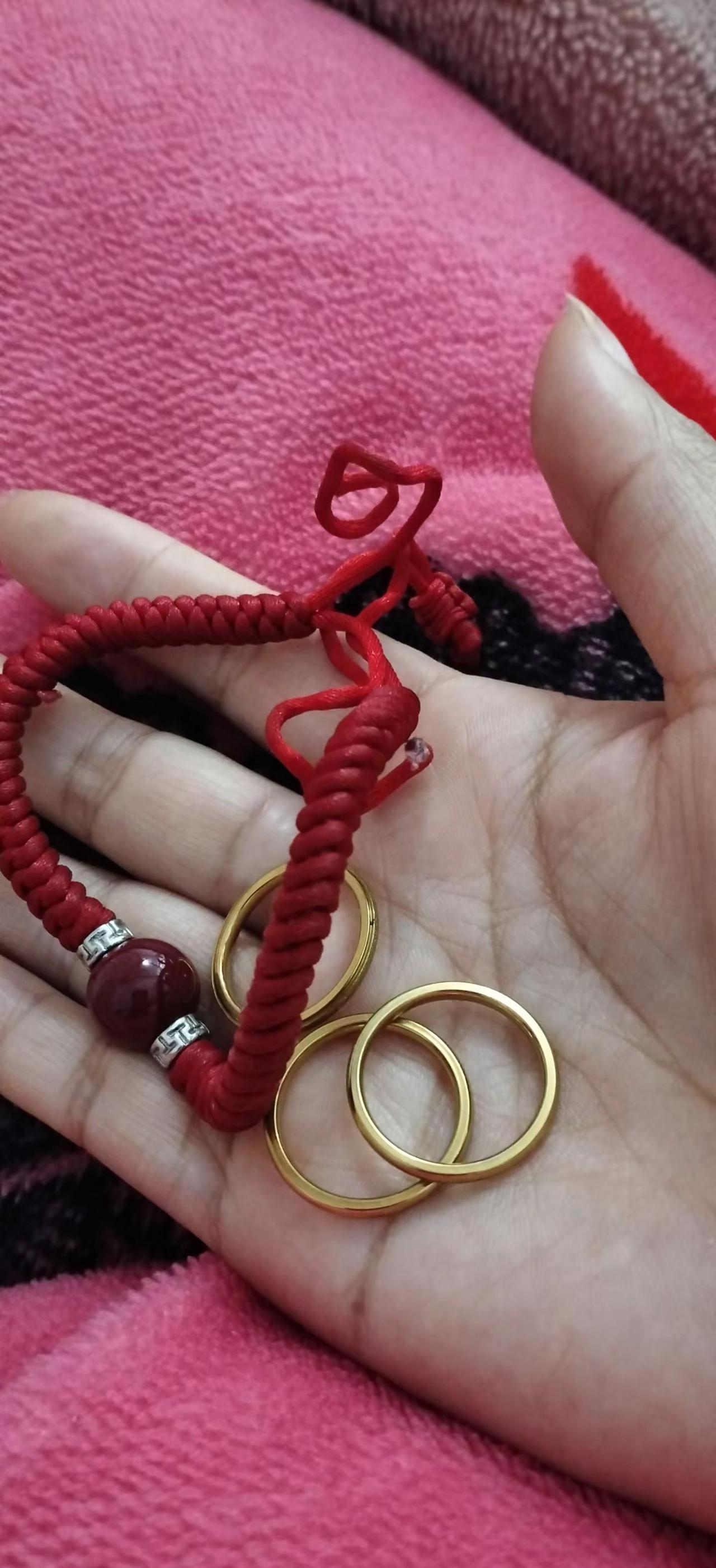 本以为很好，哪怕坏了也舎不得扔，可是结果呢，还是拿你出来开刀，总比牺牲你一个比牺