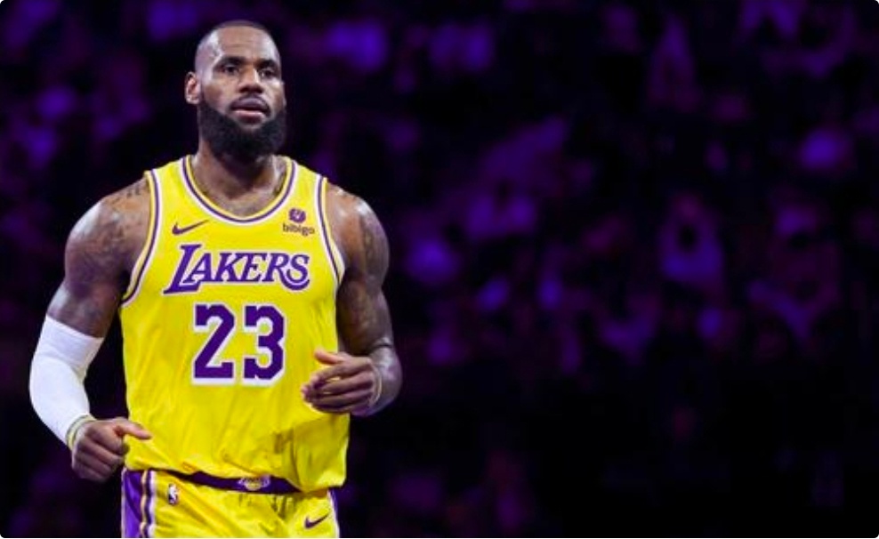 路威：我认为詹姆斯大概率会再打一年，在下赛季开始退役巡演今日前NBA球员路易斯·