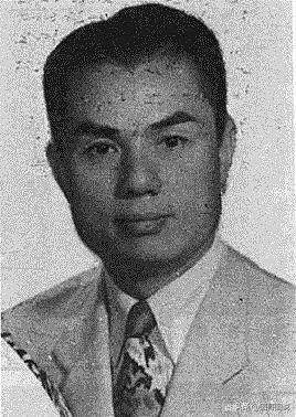 1949年，川军将领杨汉烈对着身后数千名士兵大喊：“弟兄们，我爹的债，该还清了！